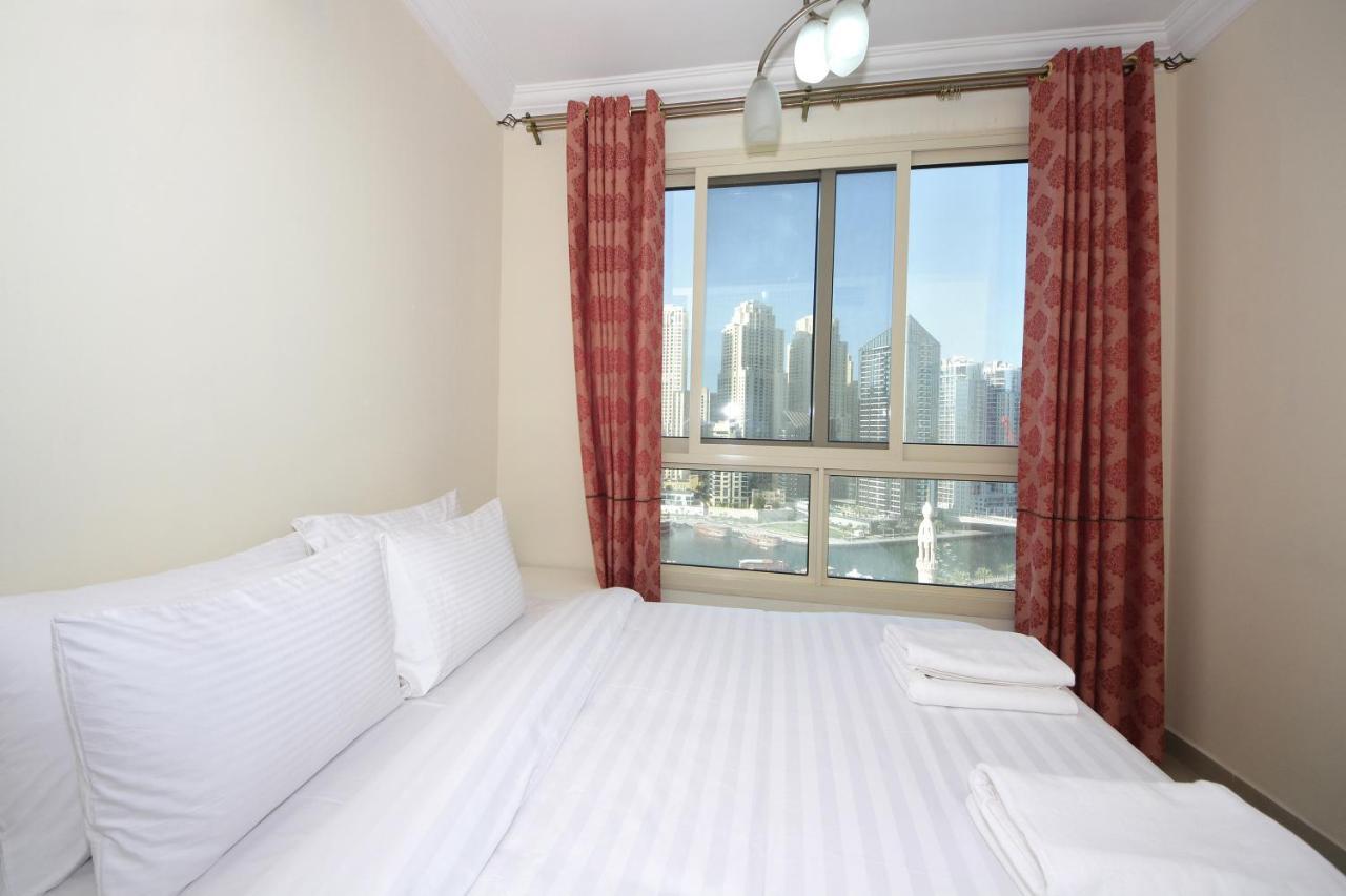 Signature Holiday Homes- Manchester Tower 1 Bedroom Apartment,Dubai Marina Екстер'єр фото